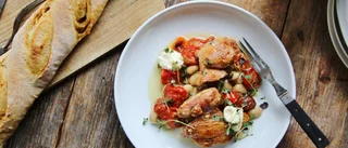 Timjanstekt kyckling med bakade tomater och bönor