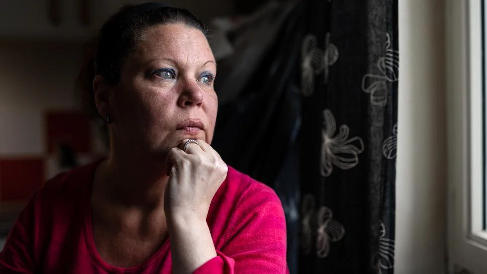 Med nedsättningar efter en stroke sitter Cajsa Portin nu mer eller mindre helt isolerad. 