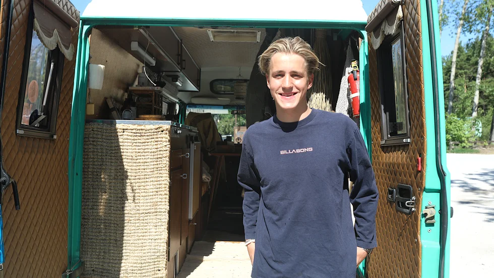 Alve Liljenberg börjar småskaligt. Men drömmen är att så småningom ha en butik dit man kan komma och både lämna in och köpa begagnade surf-artiklar.