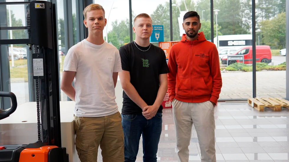 Liam Rydoff, Linus Samuelsson, Jafar Gholami är tre av de 120 personer som kommer att sommarjobba här. Alla tre har stora förväntningar på sommaren, och hoppas på att få med sig många nya lärdomar när jobbperioden är över. 