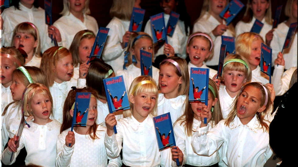Barns rätt till sång i skola och förskola behöver stärkas, skriver Inger Fredriksson (C) Katrineholm och Hanna Lindahl (C) Strängnäs.