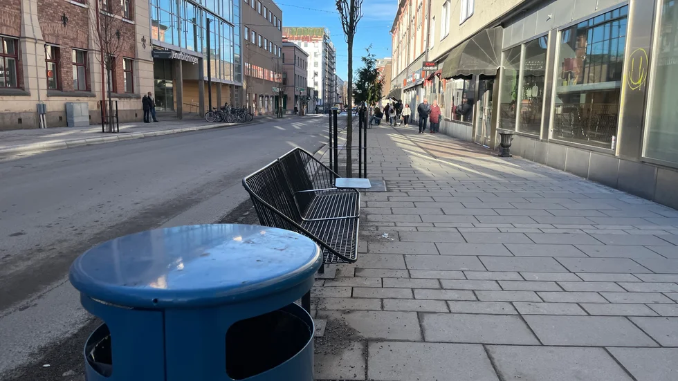 Soffa på Drottninggatan.