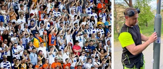 Efter derbyt: förstörda stolar, brännmärken och 200 klistermärken