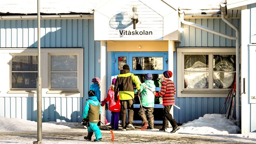 Signatur ”Arbetsgruppen Rädda Vitåskolan” undrar vad kommunen håller på med.