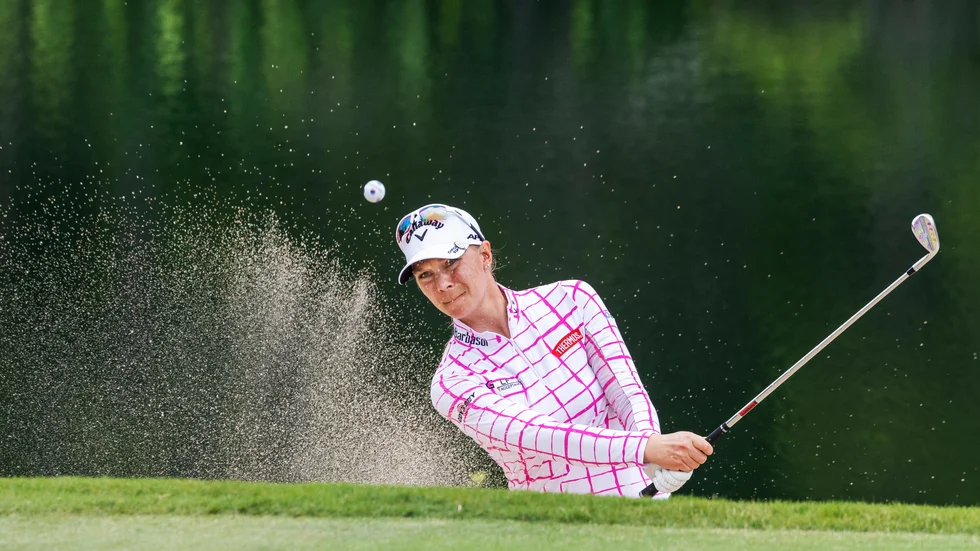 Madelene Sagström i bunkern på 17:e hålet. Den gången lyckades hon rädda par, men 76 slag totalt var en tung start på Chevron Championship