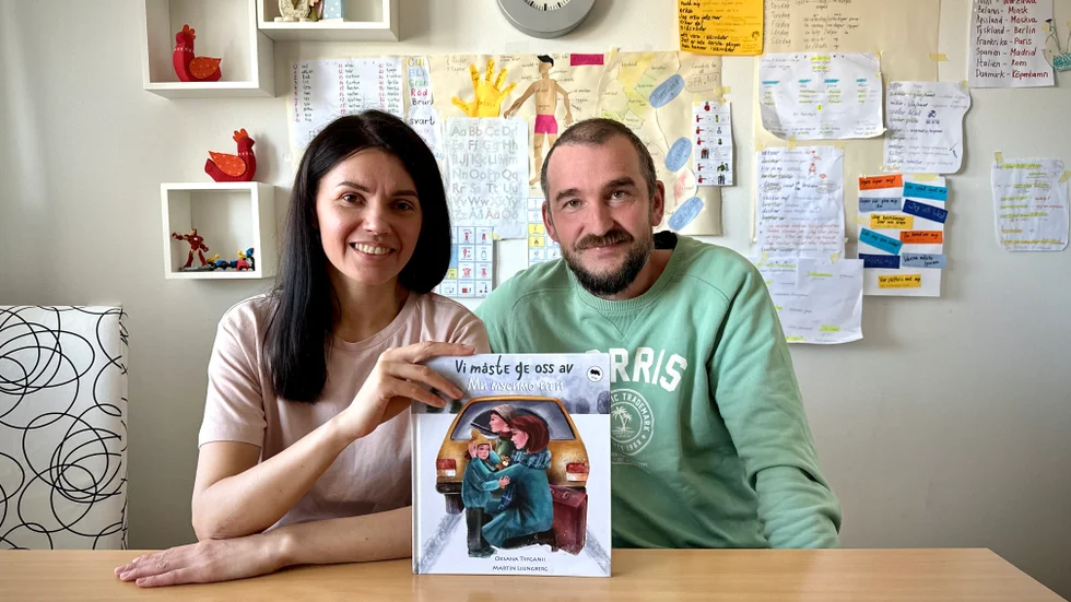 Oksana Tsyganii och hennes svenska vän och fadder Martin Jungberg ger ut bok på temat att lämna det man älskar. Oksana har illustrerat bilderna i boken och Martin har satt ord på de känslor hon förmedlat. "Den här boken är min dröm som går i uppfyllelse", säger hon.