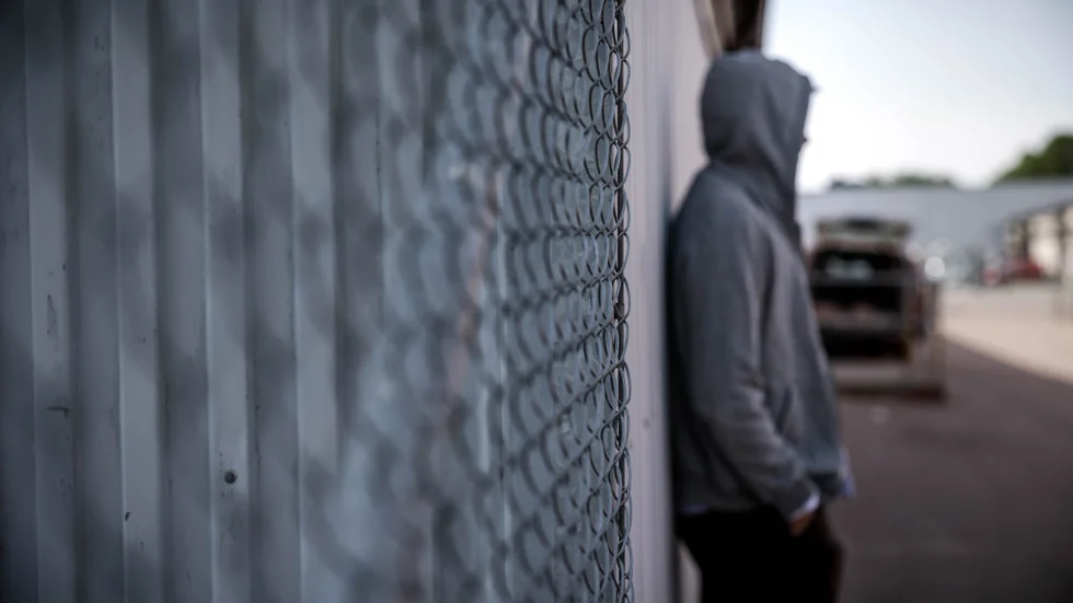 Martin, som egentligen heter något annat, började ta droger när han var 13. Den kriminella karriären fick ännu mer fäste i hans liv när hans pappa dog och han ville hjälpa sin mamma att få ihop ekonomin i hemmet. 