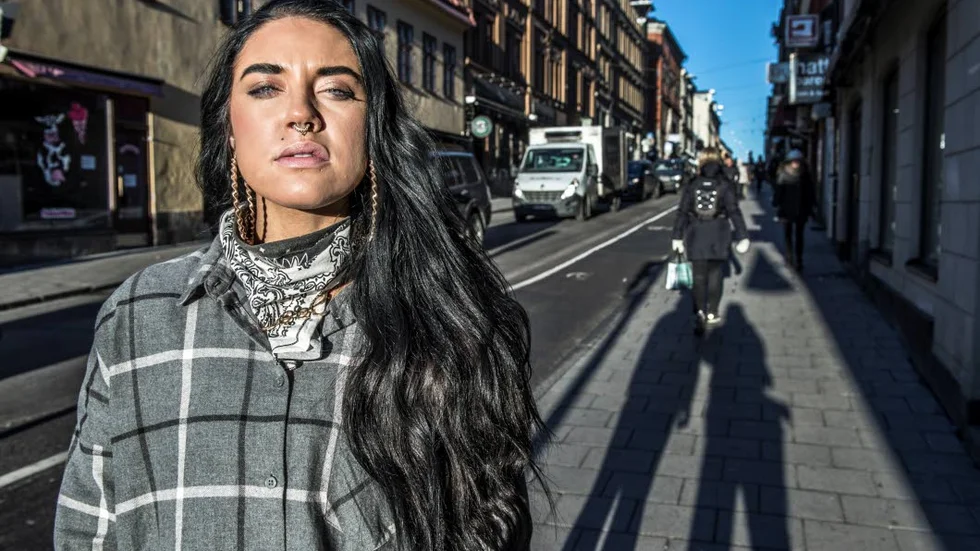 Dubbelt. Uppsala-aktuella artisten Maxida Märak har rötterna både i Stockholm och Jokkmokk. På torsdag medverkar hon på "Fett me kärlek".