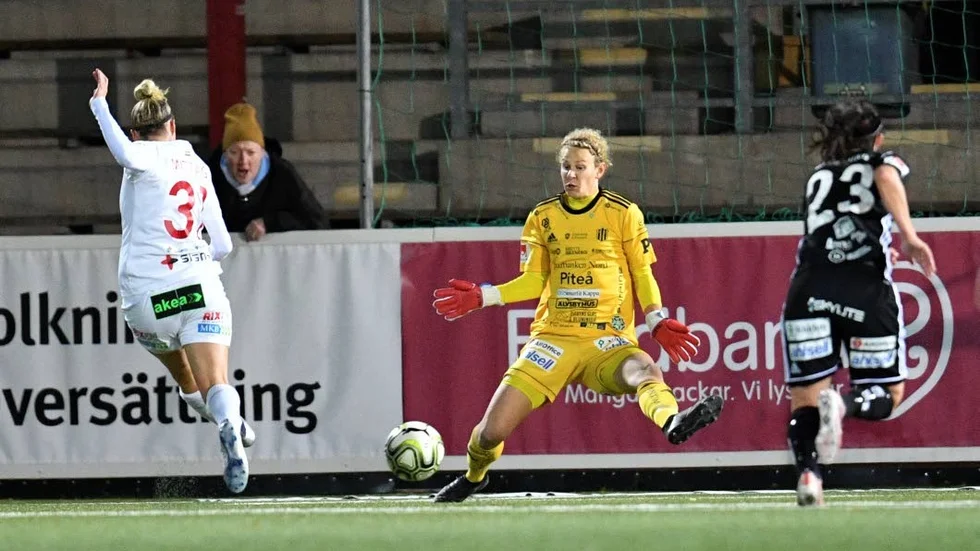 Anja Mittag gav Rosengård ledningen till 1–0 efter 25 minuter.