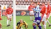 Mot vind i serieavslutningen. Patrick Lindqvist och Sleipner förlorade hemmamatchen mot Degerfors på Idrottsparken.
FOTO: NICLAS SANDBERG