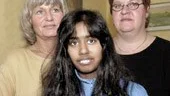 En grupp föräldrar till handikappade barn kräver att Finspångs kommun tar sitt ansvar och ordnar möjligheter för korttidsvistelse för barnen. Carla Sundsten och Jaana Merovuo är två av mammorna som kämpar för att bland Carlas dotter Divya ska kunna få korttidsvistelse.
FOTO: TITTI OLOVSSON