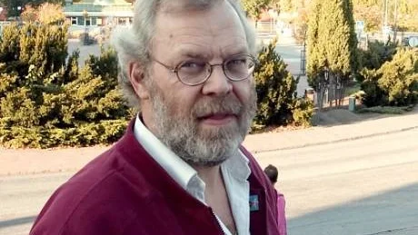 Vänsterpartiets väg från socialdemokraterna till alliansen "har inneburit smärta både på det privata planet och i partiet", medger Per-Åke Andersson (v).