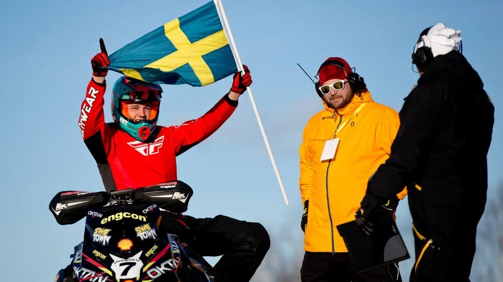 HYLLAR. Tobias Eklund hyllar Petter Nårsa. (Arkivbild)