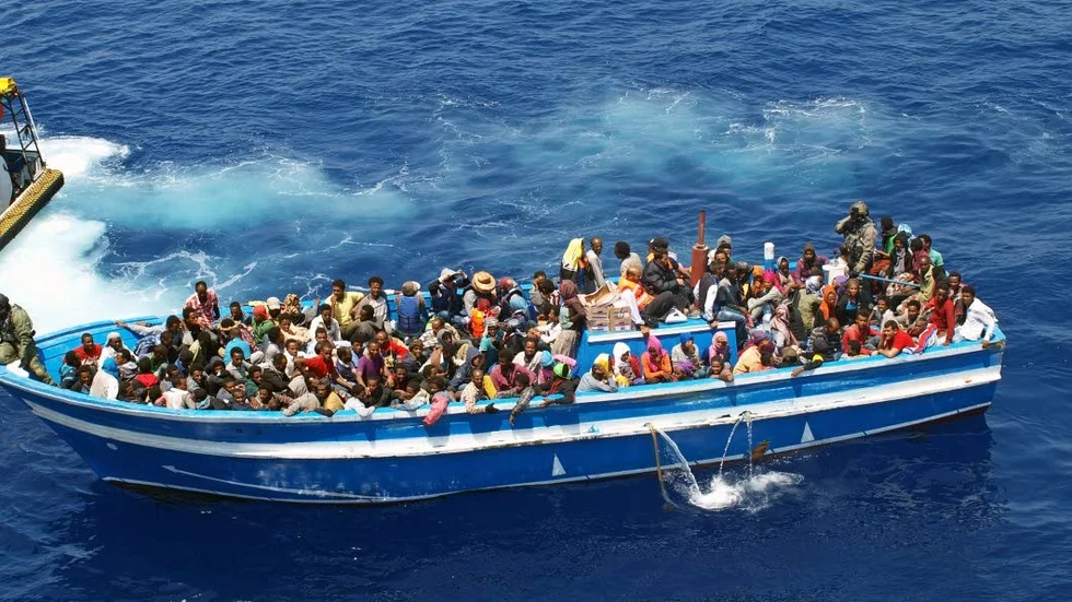 Flyktingar på medelhavet på väg mot Europa.