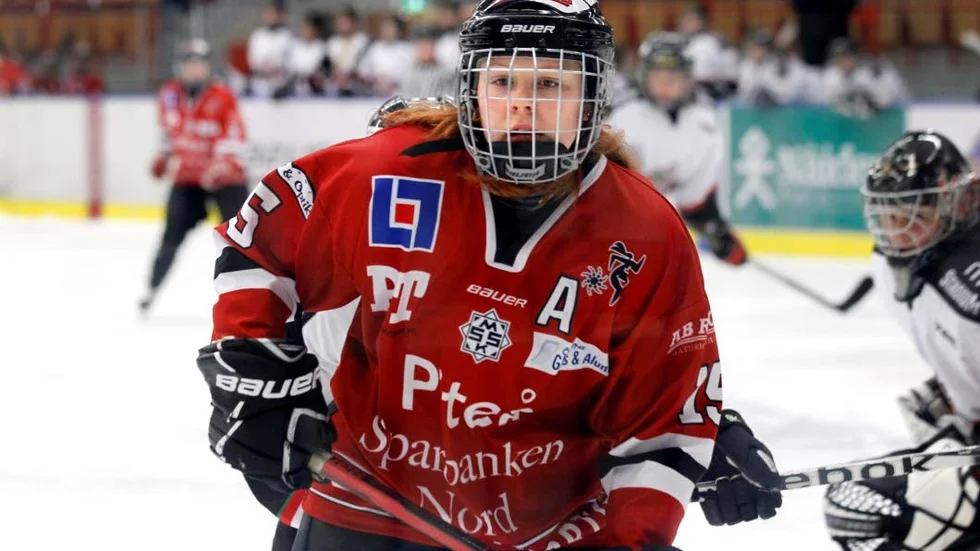 Emelie Jönsson gjorde mål i powerplay i helgens båda bortamatcher mot Brynäs. (Arkivbild) ?foto: camilla berglund