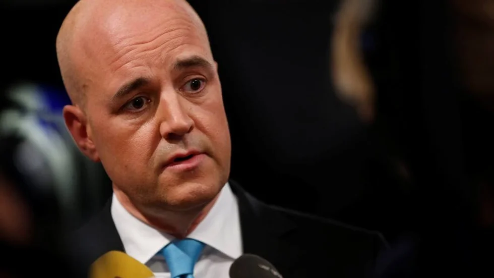 ”Reinfeldt håller sig med en armé av PR-konsulter. Erkänt skickliga sådana. De har vunnit två val åt honom”, skriver Tony Johansson i dagens ledare.?