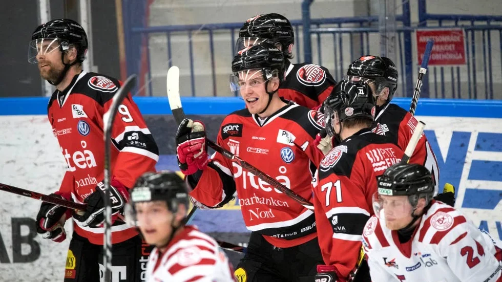 Piteå Hockey spelar DM. Här sänds alla matcher.