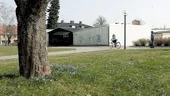 HSB vill bygga 40 bostädsrätter här intill brandstationen, nära Idrottsparken. Det kan bli byggstart i vår och inflyttning 2004 om HSB får in många positiva svar på den enkät som skickats ut till många Norrköpingsbor. (Bild från HSB:s informationsbroschyr.)