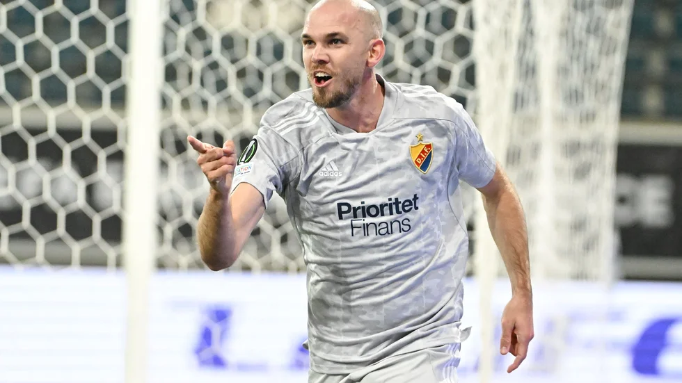 Skogstorpsfostrade Marcus Danielson jublar efter sitt mål, som blev matchens enda, mot Gent.