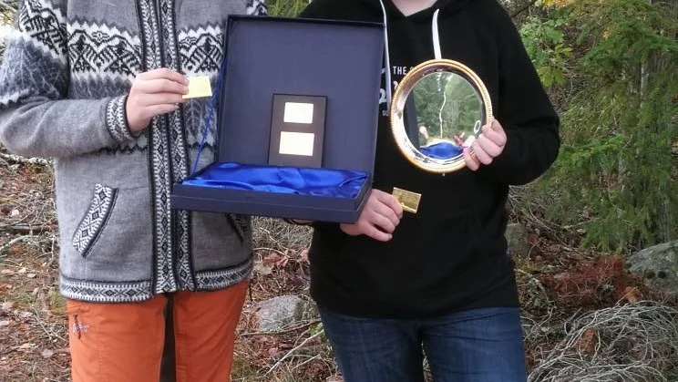 GULD. Anna Grönlund och Martin Blombäck från Piteå vann skol-SM i fältskytte i Eskilstuna.