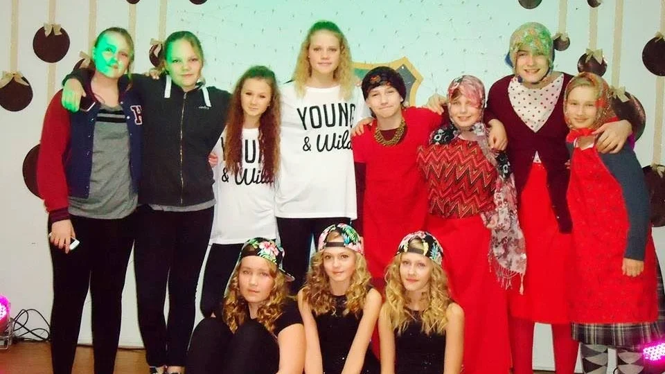 Smågrytor. Deltagarna i Smågrytorna bjöd på många sevärda dans- och sångnummer.