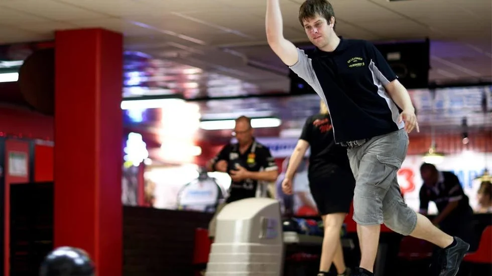 Stefan Didong, Lejonen, var en av två bowlare från Norrköping som kvalat in till finalen i Svenska Cupen som avgjordes i Vilbergshallen. Stefan tog sig fortsatt spel och kom på en hedrande 15:e plats av 48 finalister.