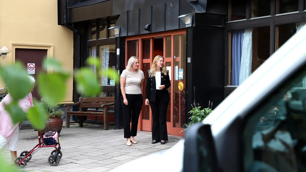 Kristdemokraterna, med toppnamnen Liselotte Fager och Denisé Cassel, vill slopa de delade turerna inom äldreomsorgen och sänka antalet medarbetare per chef.