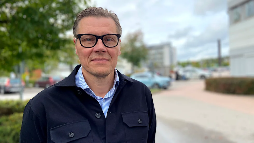 Hannu Högberg ska leda den nya förvaltningen parallellt med sitt ordinarie jobb som biträdande kommundirektör och förvaltningschef för kommunledningsförvaltningen. 