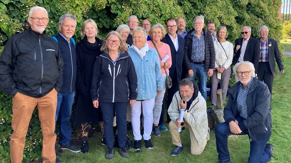 Från vänster: Stefan Larsson, Stefan Gustafsson, Susan Fors, Helena Åfeldt, Margareta Åström, Klas Levin, Anni Sietnieks, Jan Hjärpe, Inger Hedberg, Göran Jacobsson, Jan Hulting, Roger Hamrén, Kenneth Thunholm, Karin Hultig, Roger Lidén och Hans Forsberg. Sittande på huk: Lars Granqvist och Sten Åfeldt.