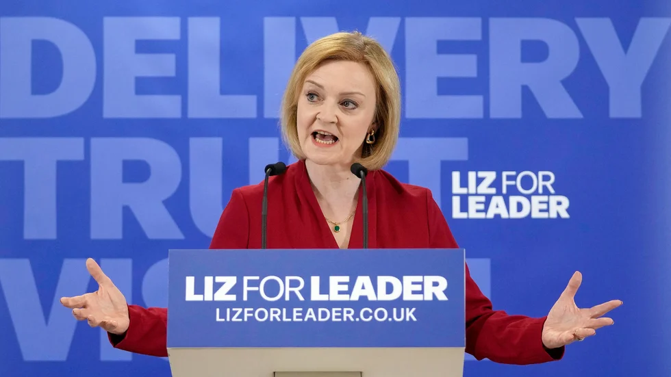 Liz Truss blev premiärminister  på skattelöften utan hållbar finanspolitik. Den kris brittiska centralbanken fick ta hand om efter hennes första tilläggsbudget bör vara en tankeställare för dem som  regeringsförhandlar i Sverige.