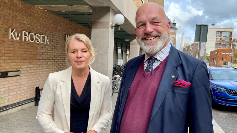 "Det känns roligt att vi har ökat och återfått förtroende. Nu är vi med och styr här, säger en nöjd Christopher Jarnvall (SD). Sophia Jarl (M) framhåller att genom samverkan med SD har en stabil majoritet i kommunen.