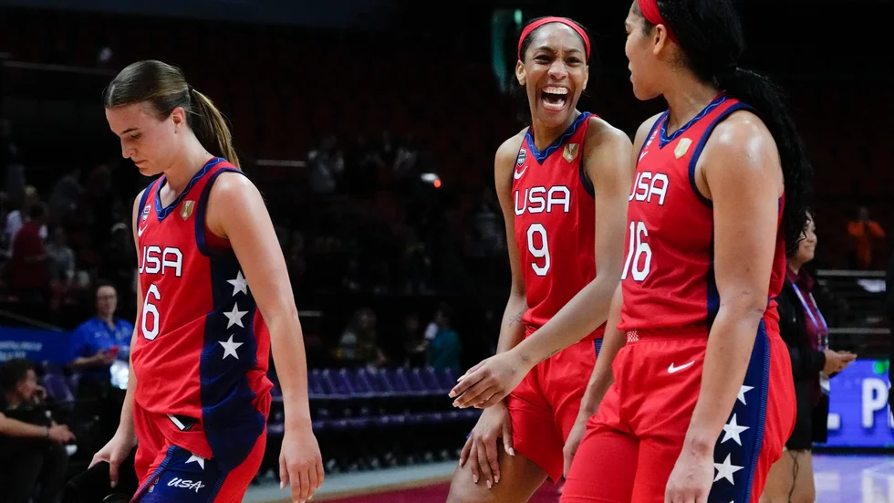 USA:s Sabrina Ionescu, A'ja Wilson och Brionna Jones hade lekstuga med Sydkorea i basket-VM. USA, som vann med 145–69, satte nytt VM-rekord i antal poäng i en och samma match.