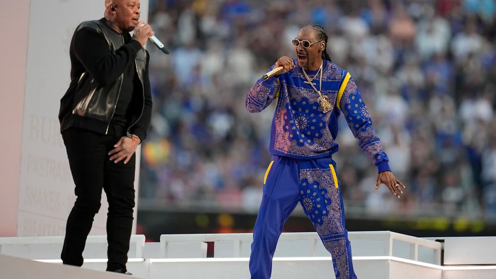 Dr Dre och Snoop Dogg i pausunderhållningen på Super Bowl tidigare i år. Arkivbild.