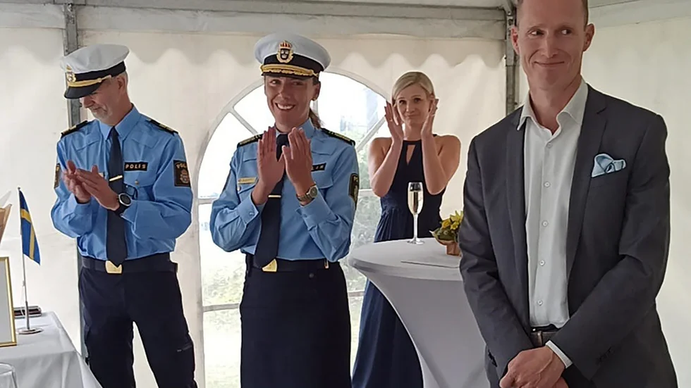 Petter Tiger, fritidsboende i Trosa, fick ta emot diplom av polisen i Linköping för sitt civilkurage när han försökte stoppa en dödlig attack mot en kvinna.