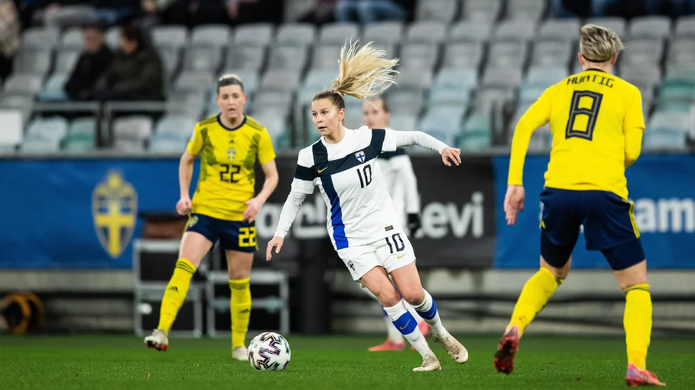 Nu är det klart i vilken klubb som den finska stjärnan Emmi Alanen, som mötte Sverige i torsdags, spelar nästa år.