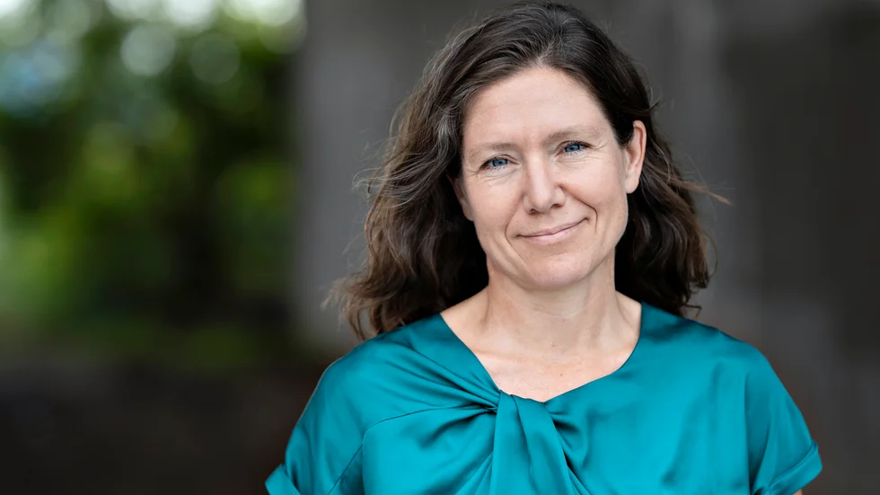 Emma Leijnse, journalist och författare, har granskat den svenska skolan. Hennes reportagebok är en skrämmande läsning som borde få det svenska samhället att skämmas, tycker NSD:s recensent.