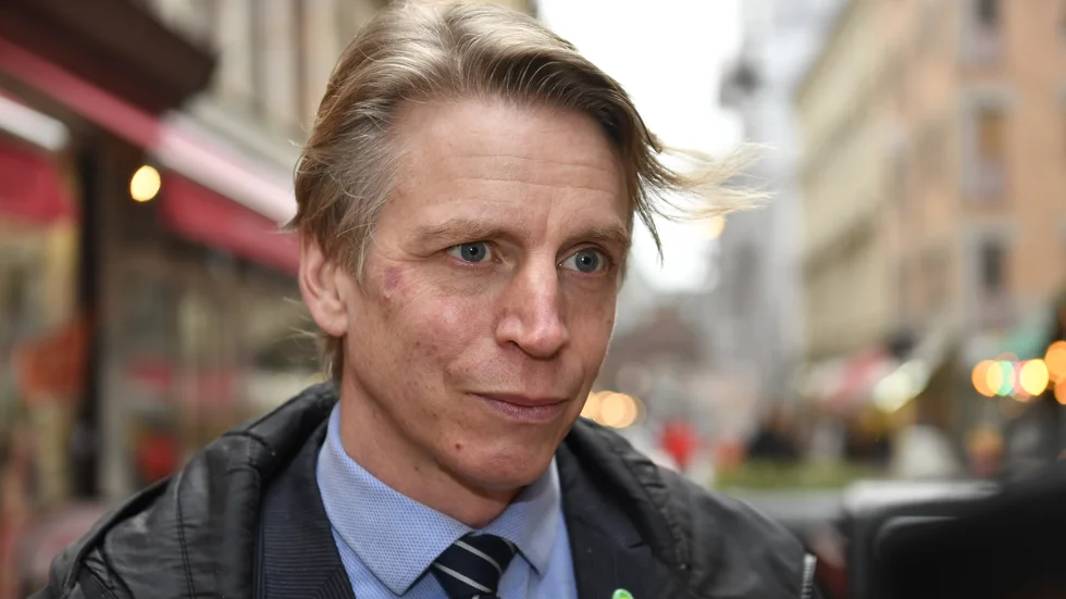 Språkröret Per Bolund (MP) anser att regeringen har fattat ett ansvarslöst beslut. Arkivbild.