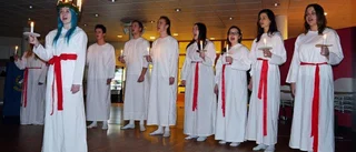 Skönsjungande elever på SPF Guldstadens fest
