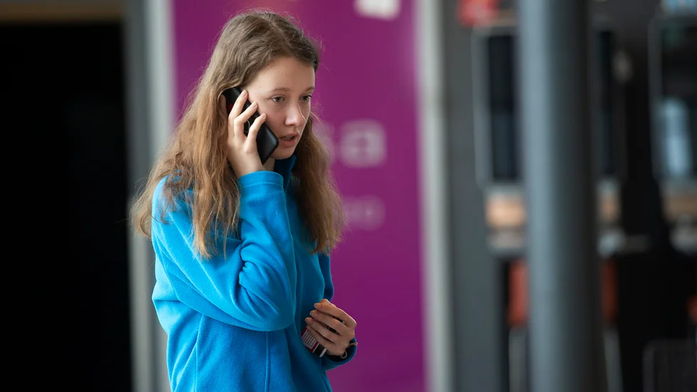 16-åriga Dasha Prokopalo i samtal med sin mamma i hemlandet Ukraina.