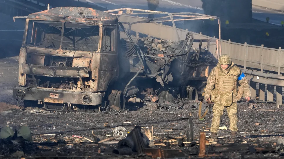 Ukrainas armé pressas av Rysslands invasion.