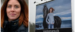 Ny skylt på E22 ska utstråla kraftfullhet: "Hon representerar oss väl"