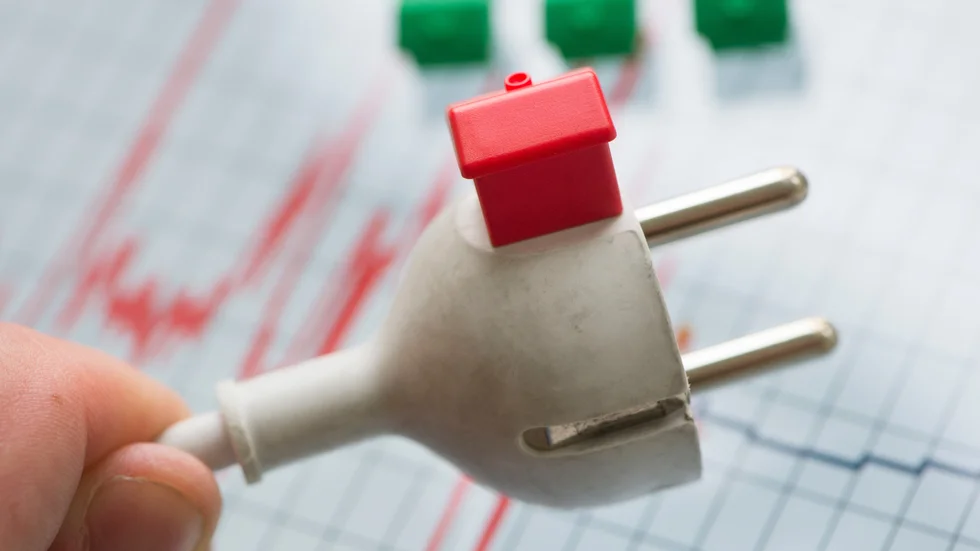 Energipolitiken är ett haveri som drabbar alla, inte bara de med eluppvärmda villor.