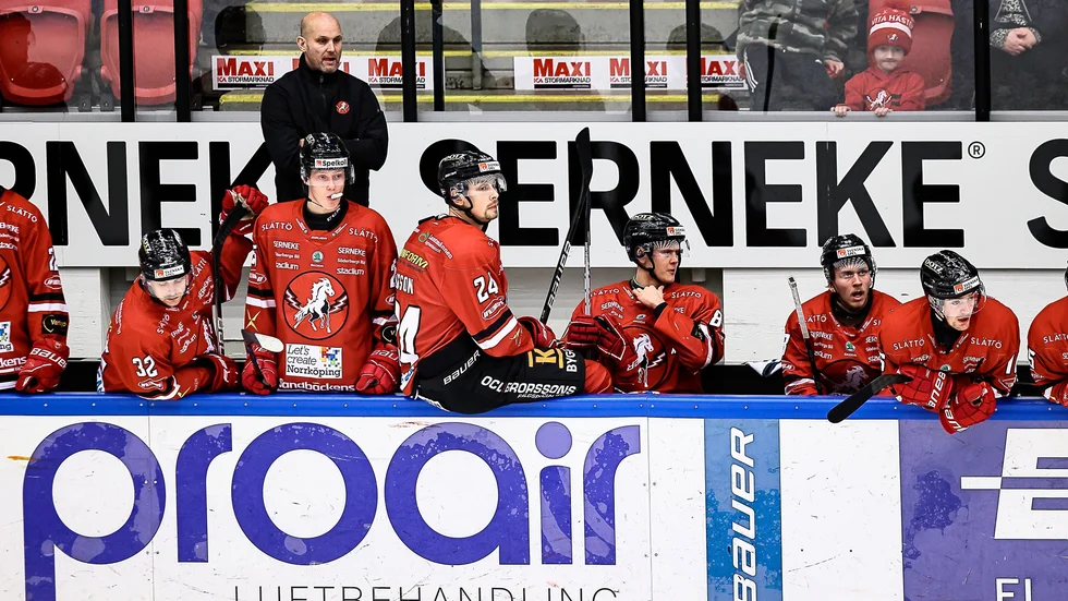 Vita Hästen är tillsammans med Björklöven, Västervik, AIK, och Troja/Ljungby lagen som står på 30 spelade matcher. Flest matcher i den haltande tabellen har Kristianstad (34) följt av Karlskoga (33).