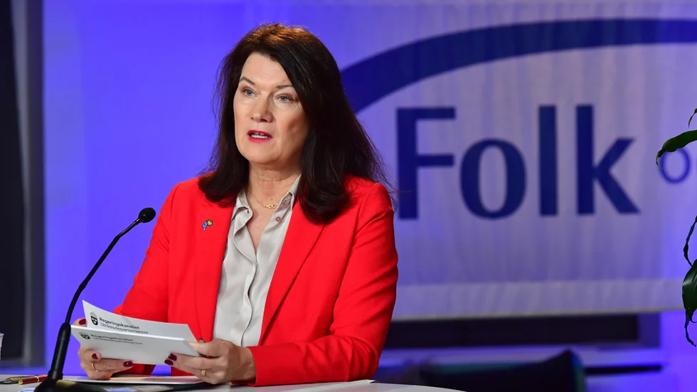 Utrikesminister Ann Linde (S) vidhåller att oppositionens krav på att öppna dörren för medlemskap i Nato är en dålig idé och inte bidrar till svensk säkerhet.