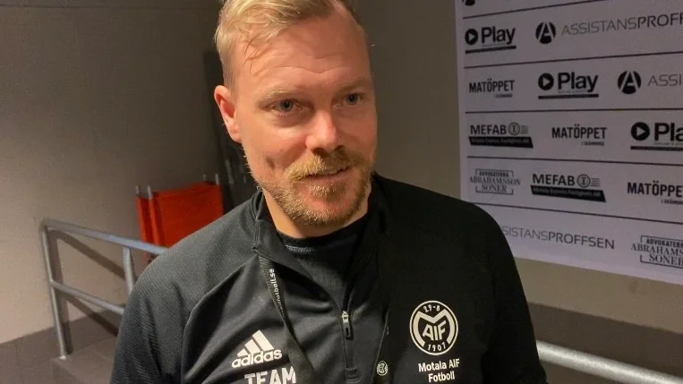 Motala AIF:s tränare Martin Axén manar till ödmjukhet inför norrettan som startar hemma mot Forward.