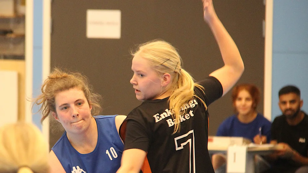 Freja Törnberg i Enköpings basket avgjorde när EBBK tog andra raka segern i Stockholmsfyran.