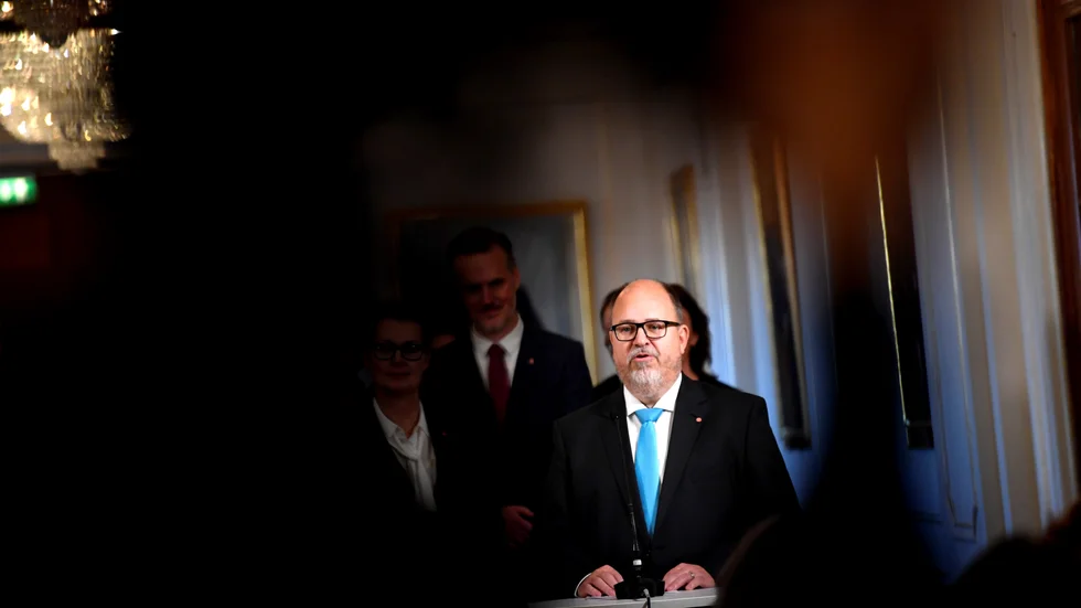 Näringsminister Karl-Petter Thorwaldsson (S) under tisdagens presskonferens.