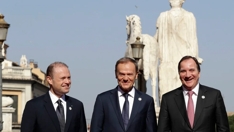 Maltas primärminister Joseph Muscat, EU:s president Donald Tusk och statsminister Stefan Löfven vid firandet av EU:s 60-årsjubileum på lördagen. Foto: Andrew Medichini.