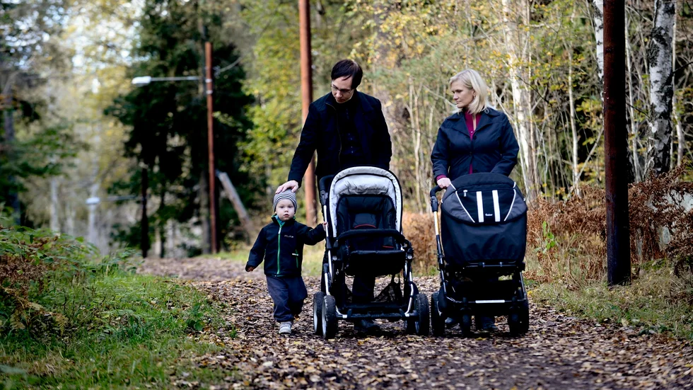 Kortare arbetstid skulle bidra till ett mer jämställt familjeliv, anser S-kvinnor i Västerbotten. Foto: Pontus Lundahl/TT