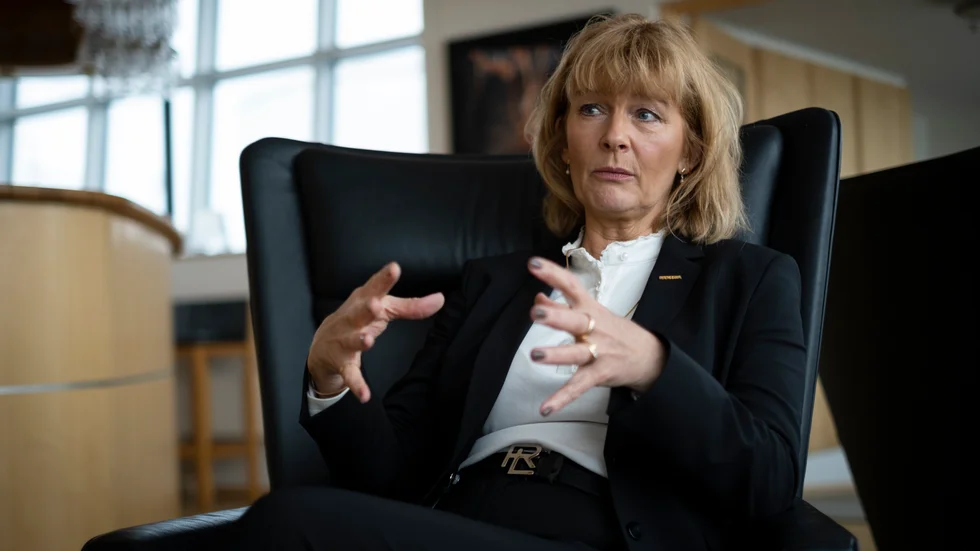 "Man kan känna de blickarna, när människor tycker att man är besvärlig. Jag brukar peppa andra kvinnliga chefer att inte bry sig om de blickarna", säger Marie Ekström Trägårdh, Sectra, i en intervju om kvinnligt ledarskap.
